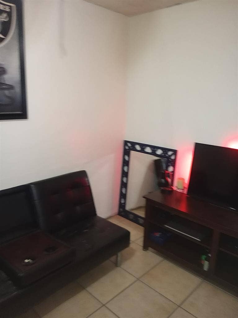 Room,and living room$500/300