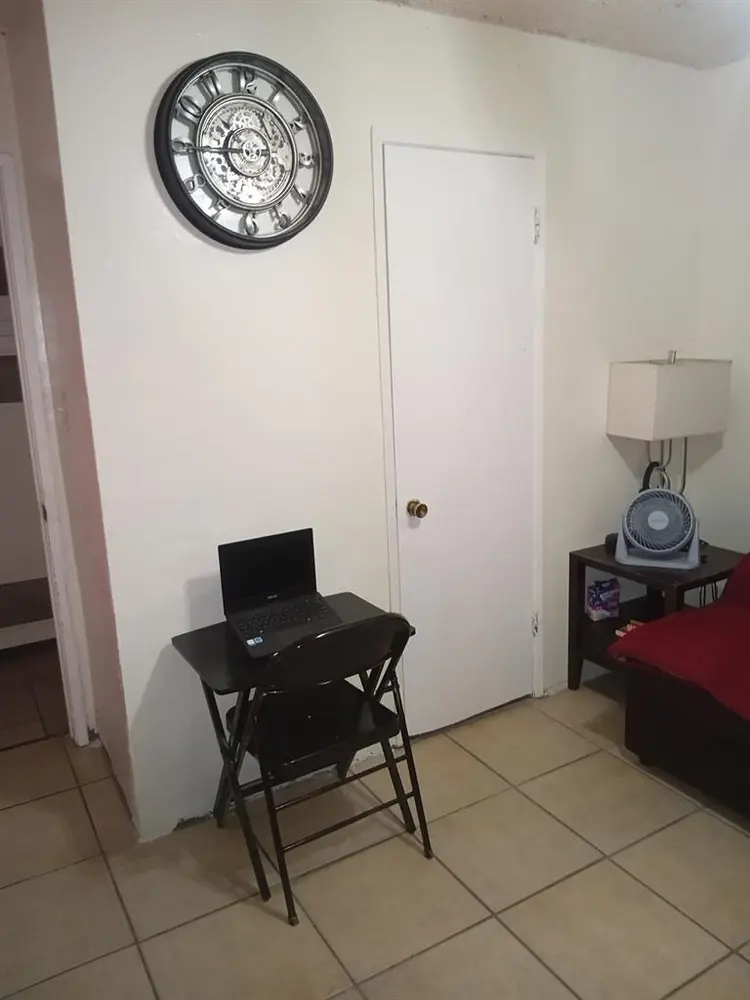Room,and living room$500/300