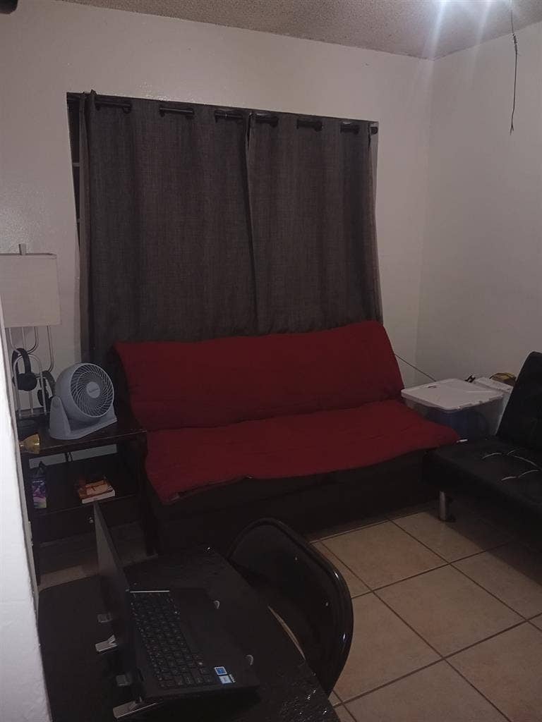 Room,and living room$500/300