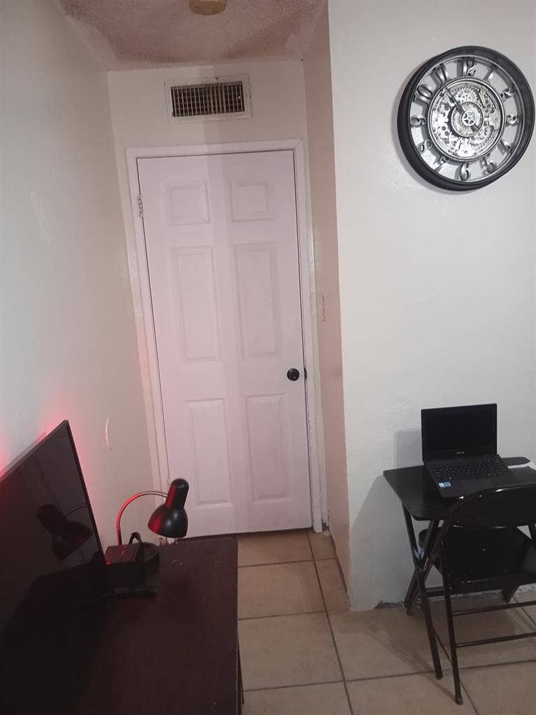 Room,and living room$500/300