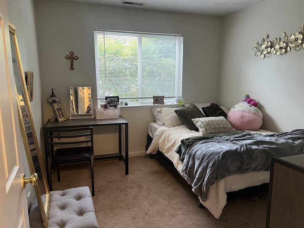 Looking for a Sublet!!!!
