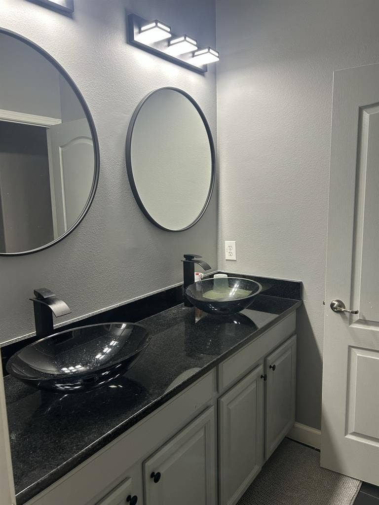 Modern Private Room in Lakeland