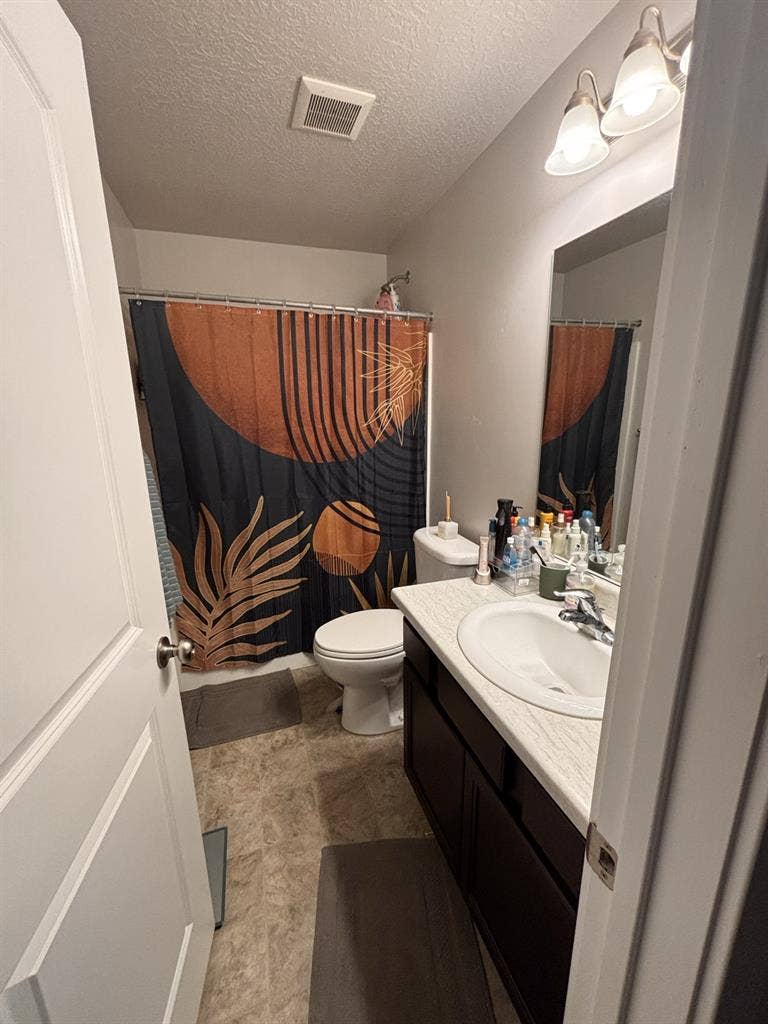 Private room lease takeover