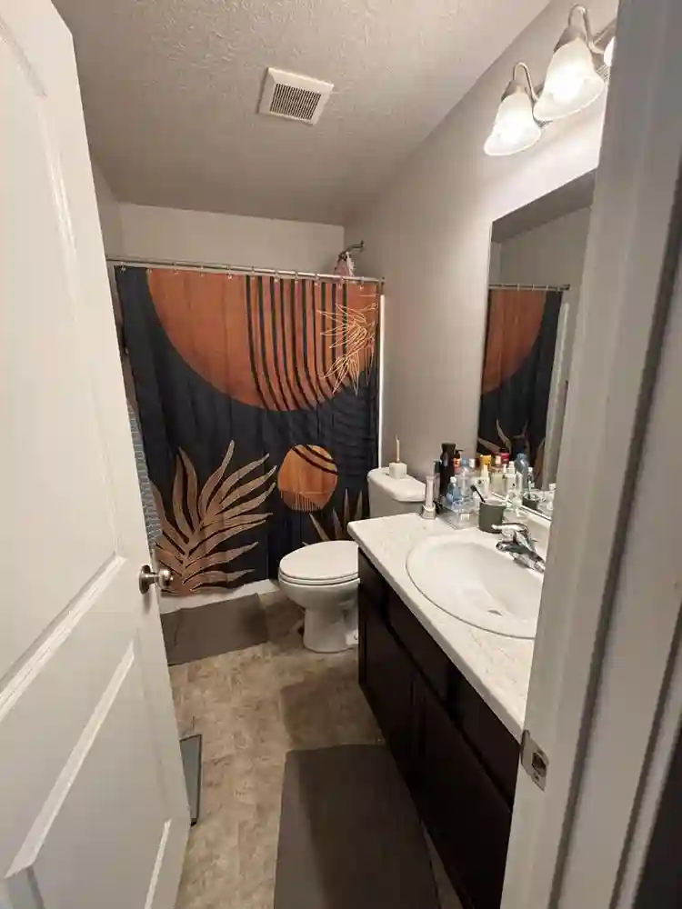 Private room lease takeover