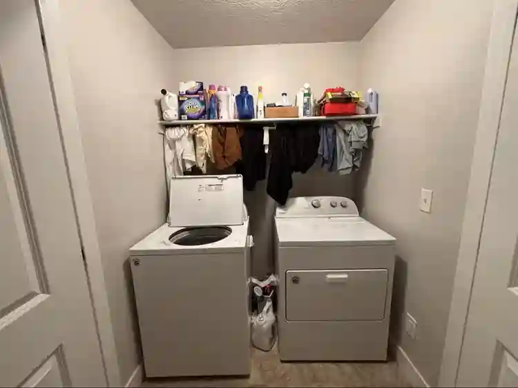 Private room lease takeover
