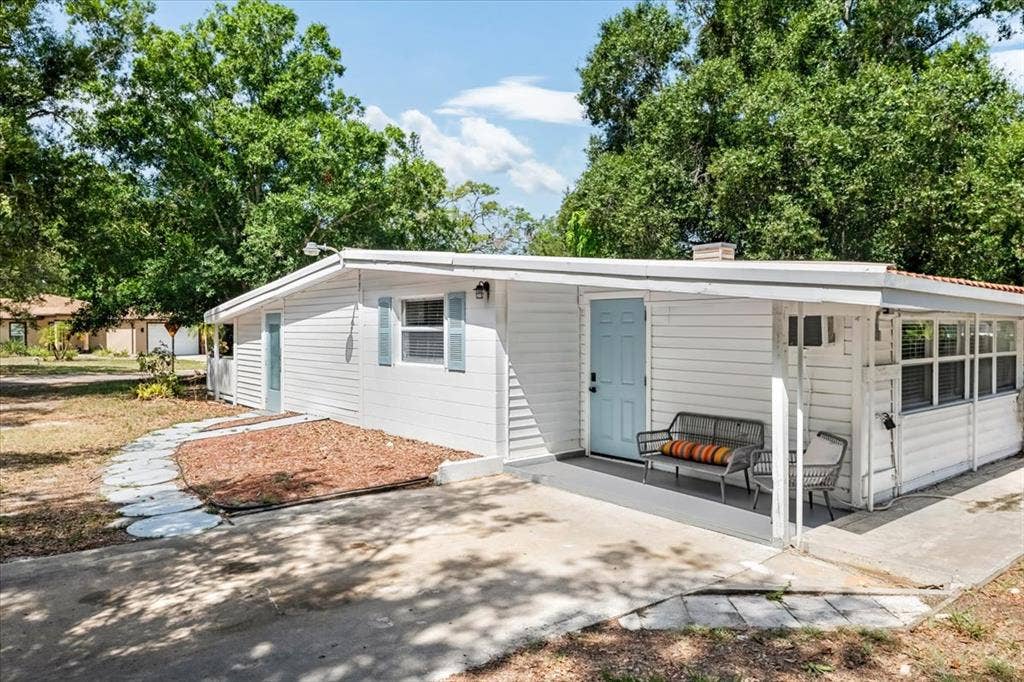 Private furnished Room in Sarasota