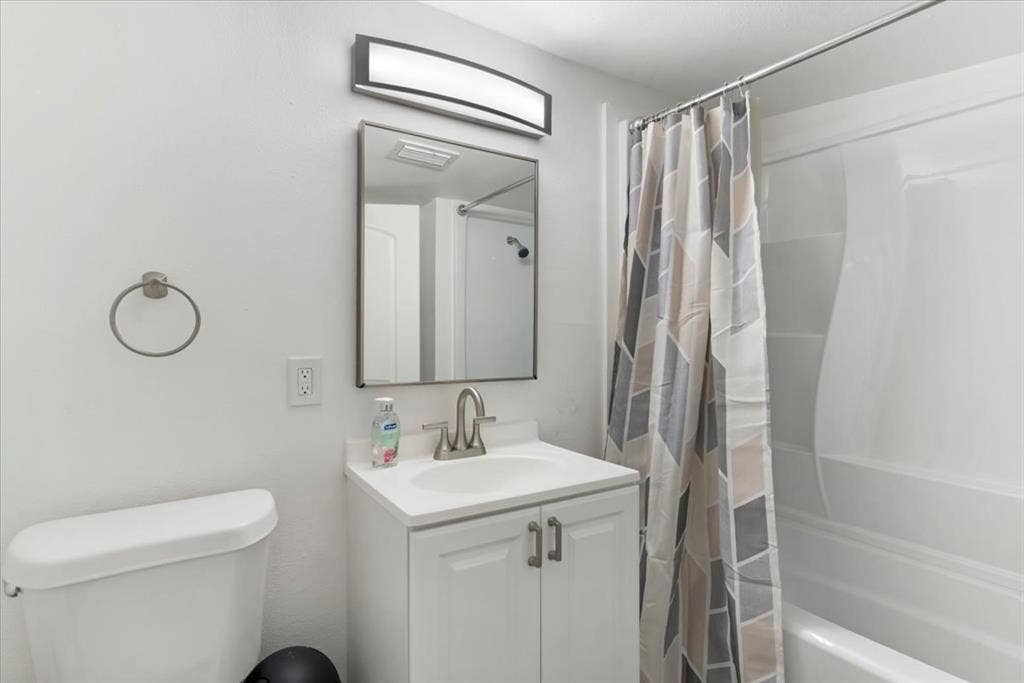 Private furnished Room in Sarasota