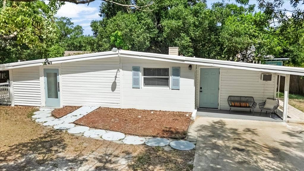 Private furnished Room in Sarasota