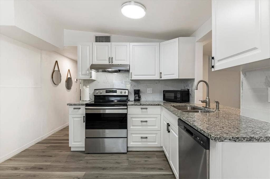 Private furnished Room in Sarasota