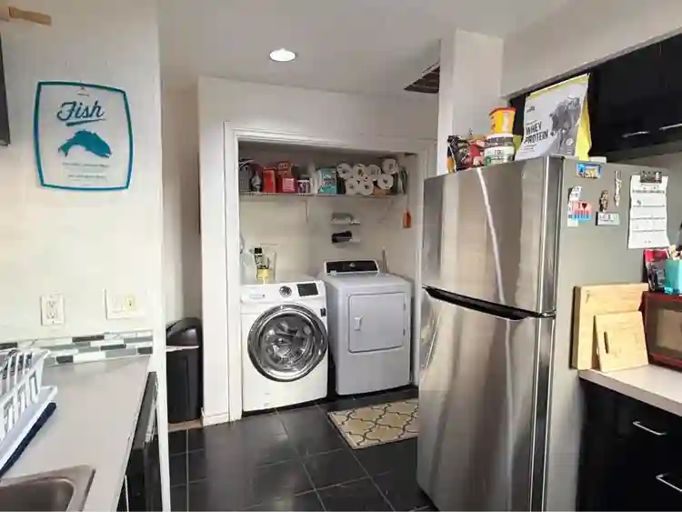 Large private bedroom &private bath