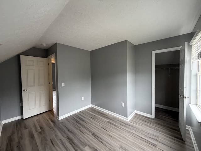 Townhouse/2 Rooms available