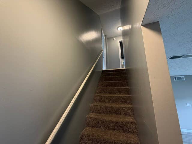 Townhouse/2 Rooms available
