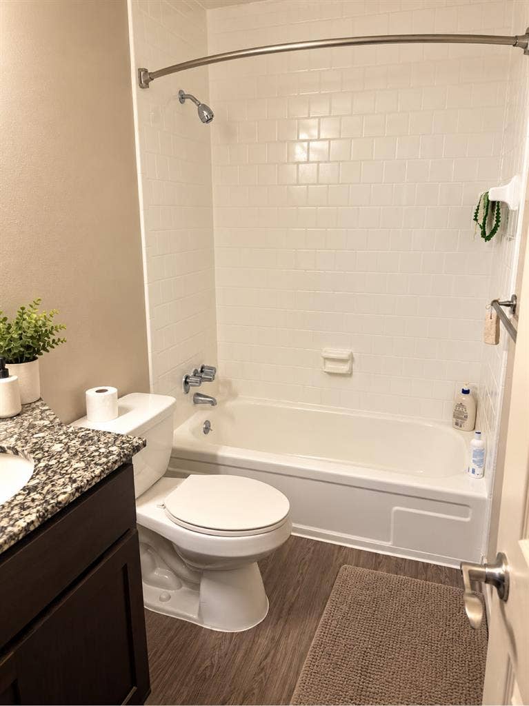 Private Room & Bath – Free Parking