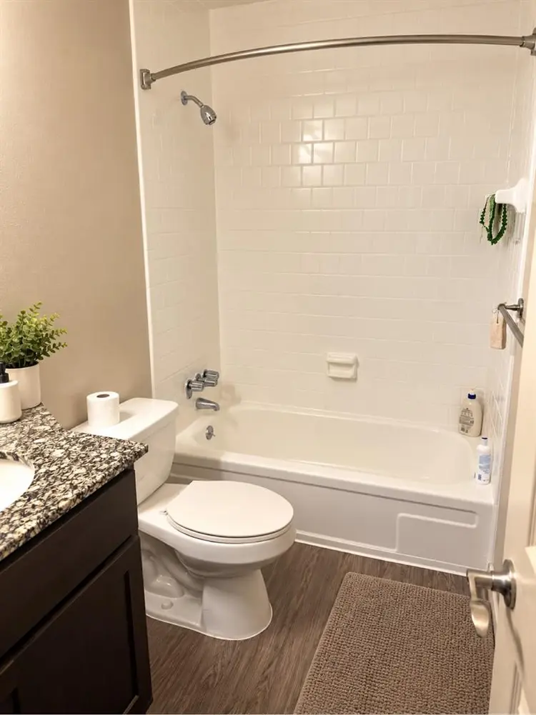 Private Room & Bath – Free Parking