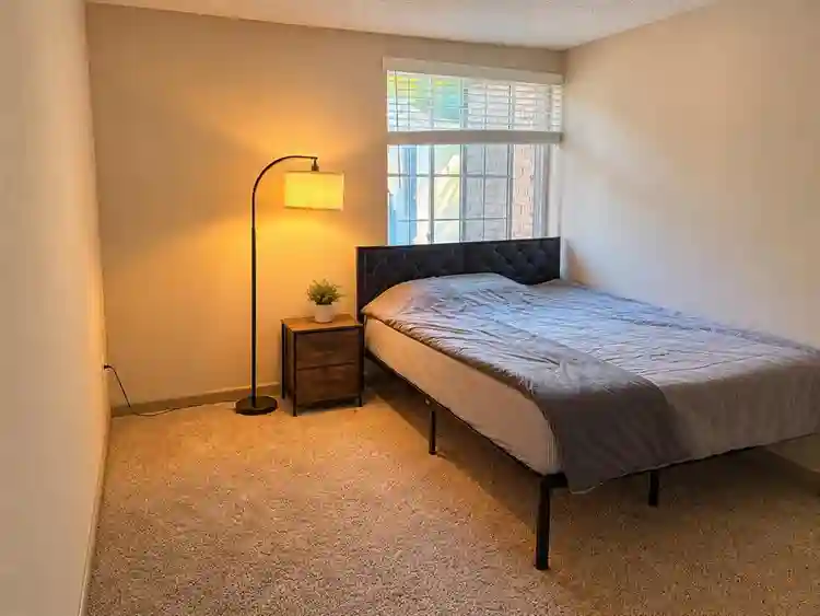 Private Room & Bath – Free Parking