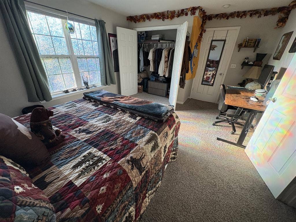 Student Apartment Available!