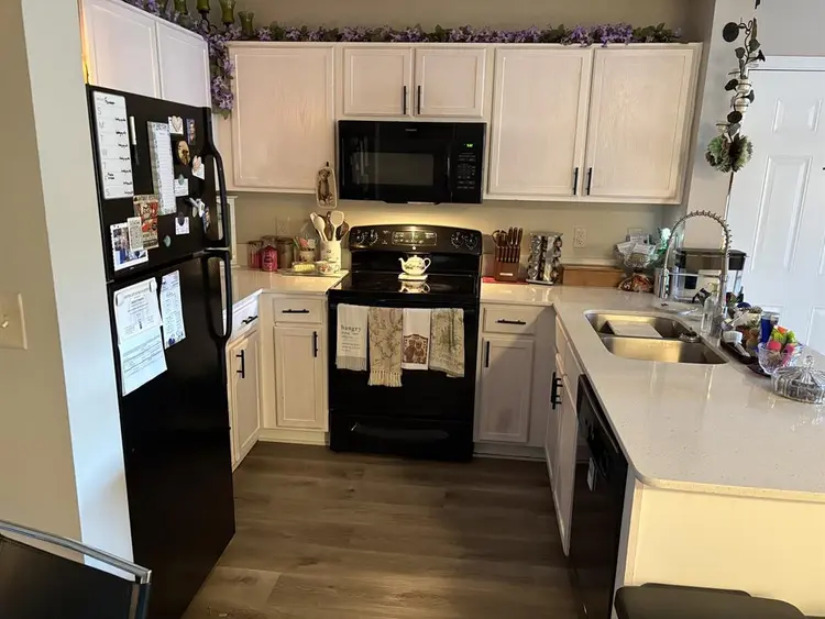 Student Apartment Available!