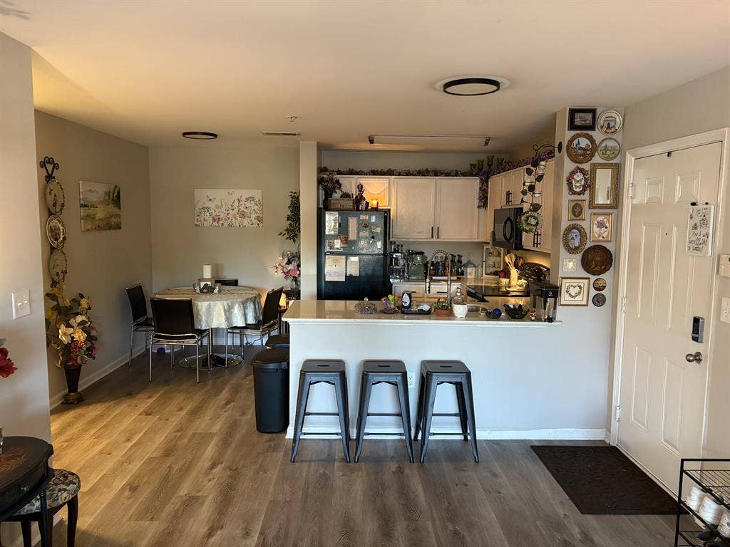 Student Apartment Available!