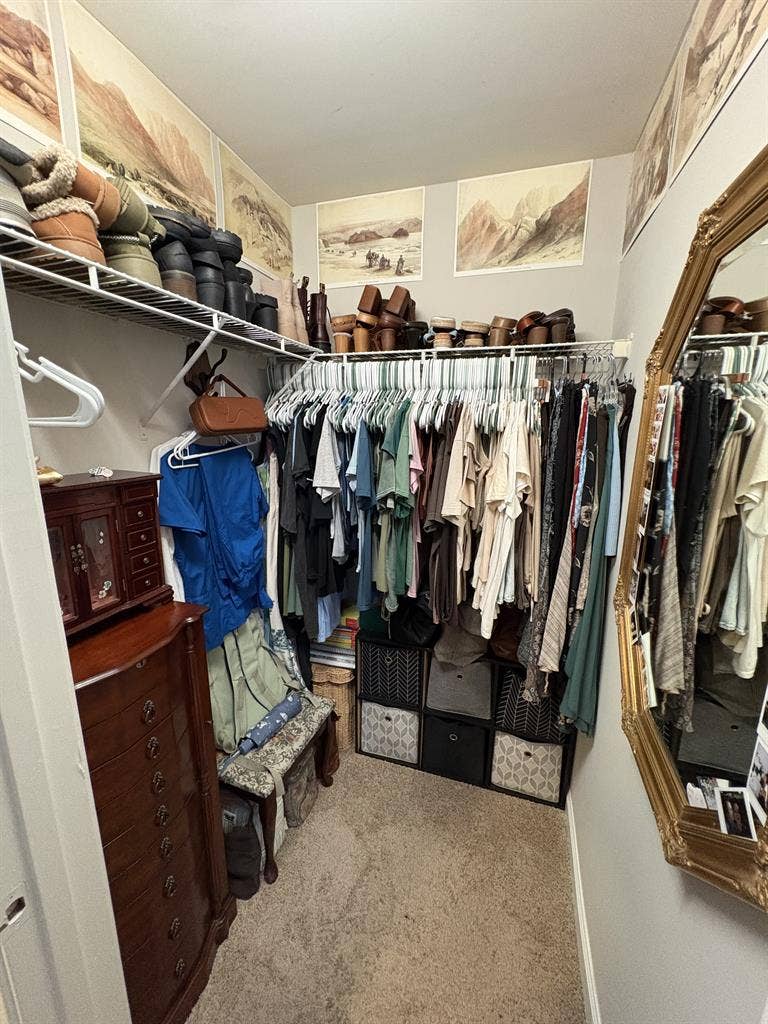Student Apartment Available!