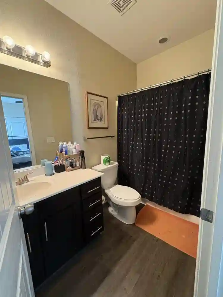 urgent! lease takeover-females only