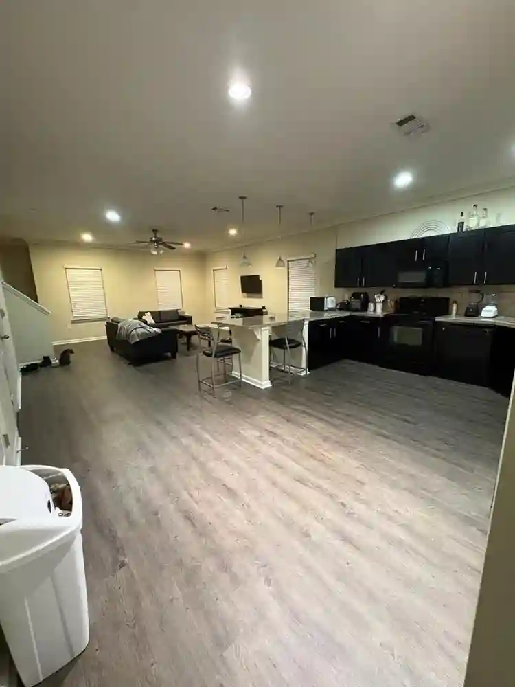 urgent! lease takeover-females only