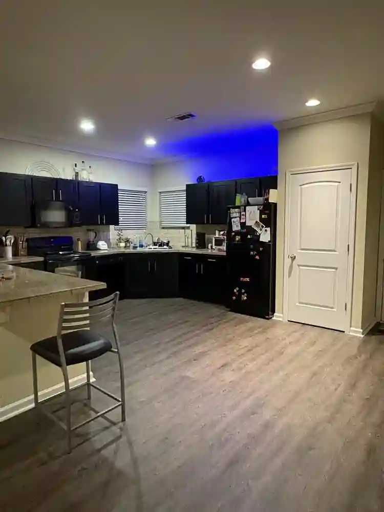 urgent! lease takeover-females only