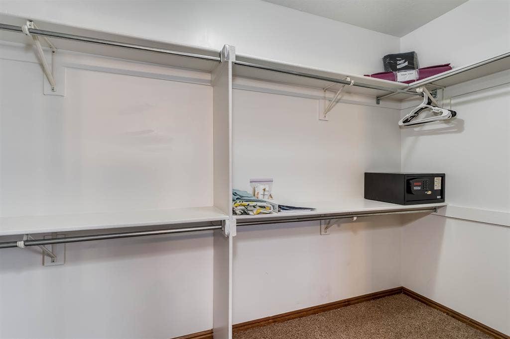 Furnished primary suite in Syracuse