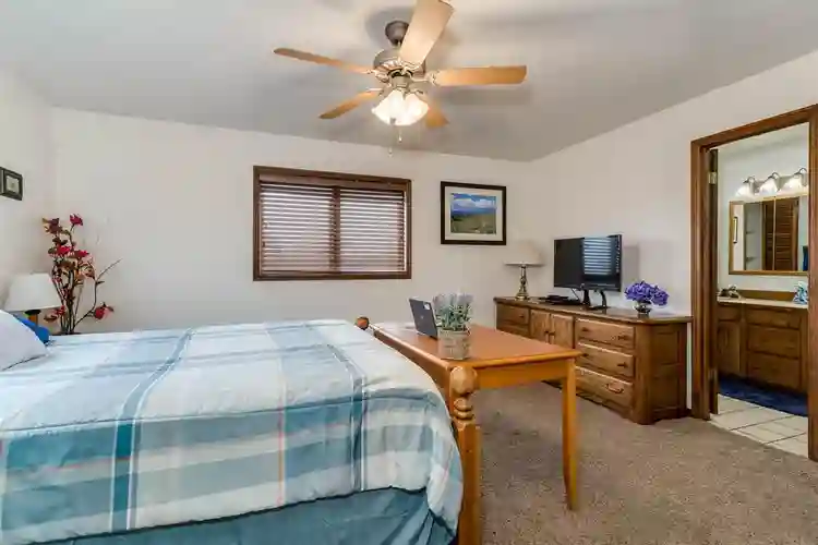 Furnished primary suite in Syracuse