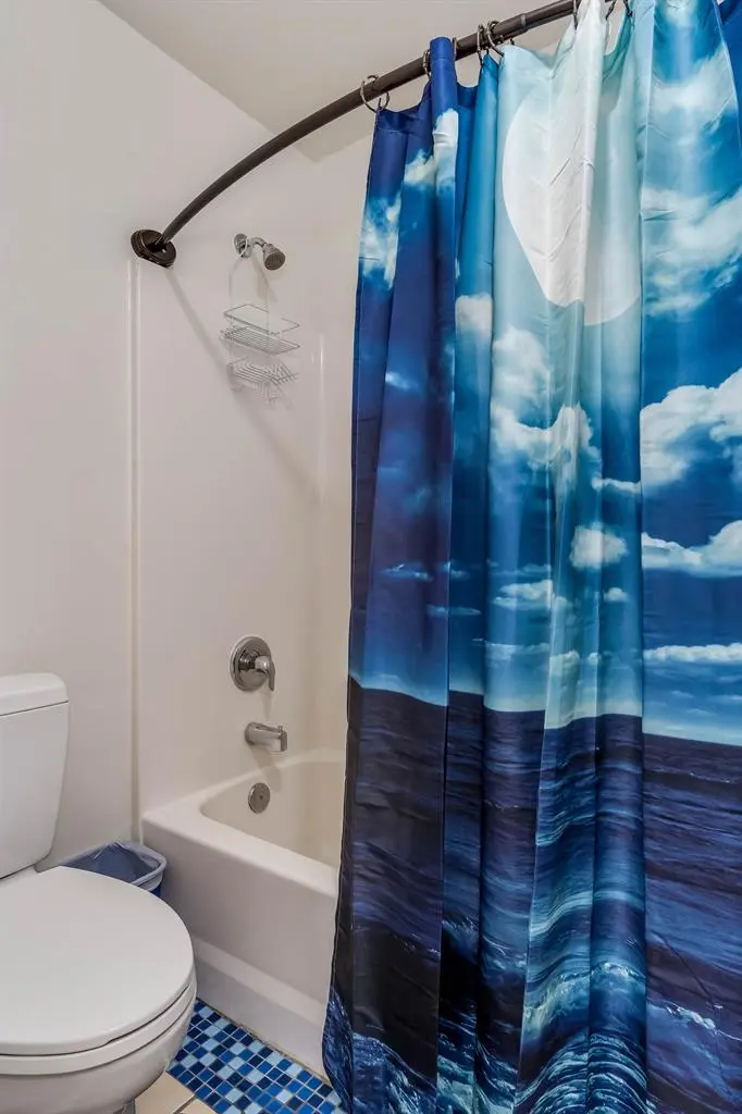Furnished primary suite in Syracuse