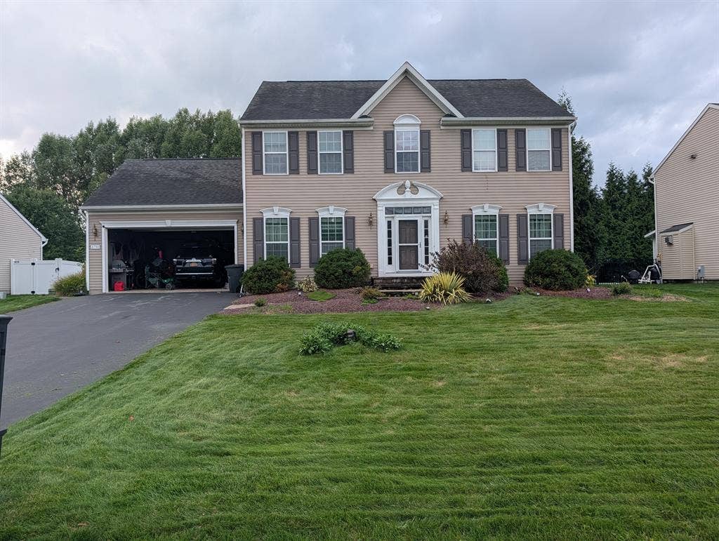 Beautiful House in Clay NY