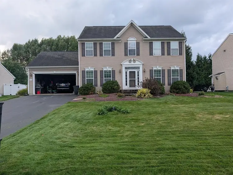 Beautiful House in Clay NY