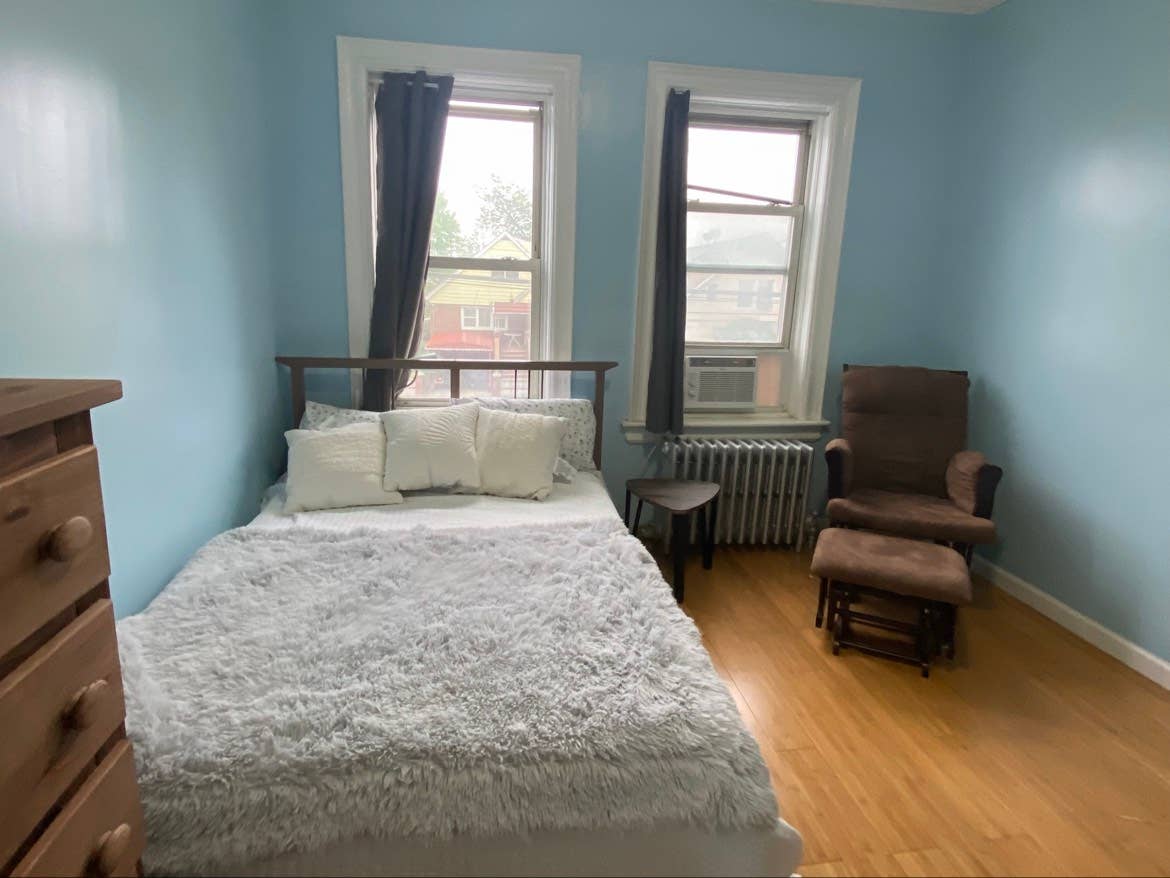 Peaceful and bright room available