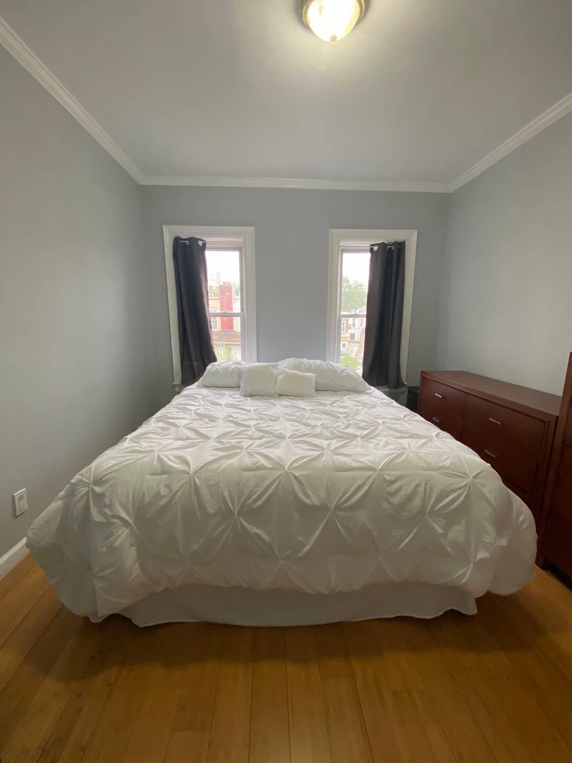 Peaceful and bright room available