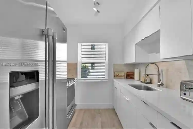 Furnished room Available for rent
