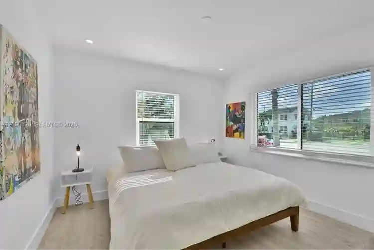 Furnished room Available for rent