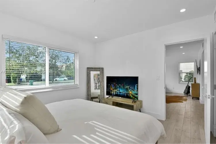 Furnished room Available for rent