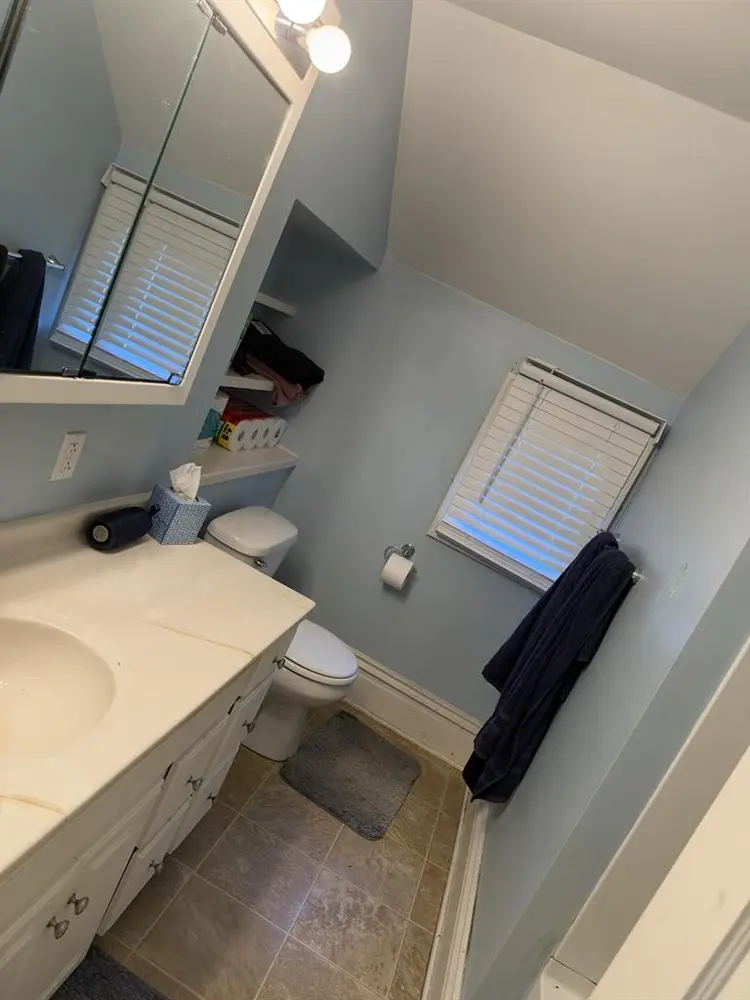 Looking for roommate