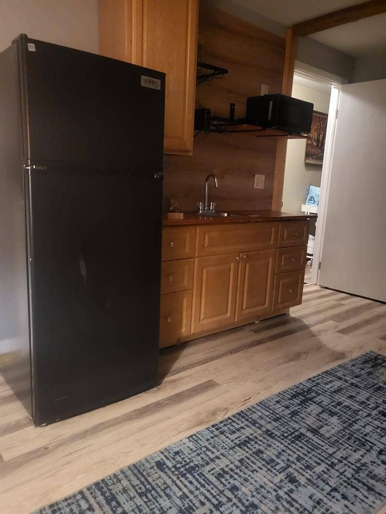 Studio Room w Bath & Kitchen