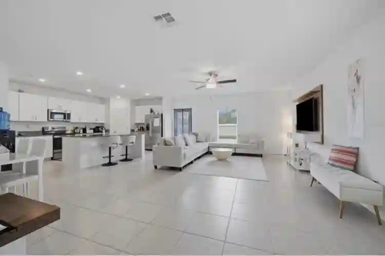 Zephyrhills rooms for rent