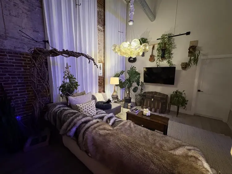 Bright Peaceful Loft 11/1/2026