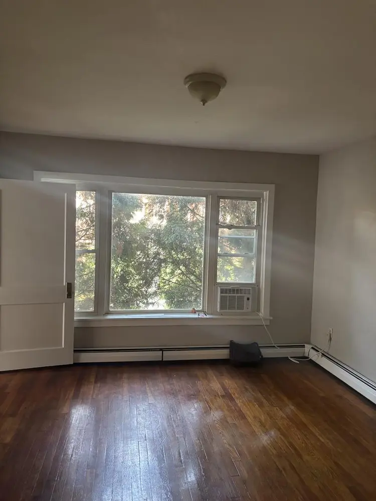 New Listing- Room for Rent