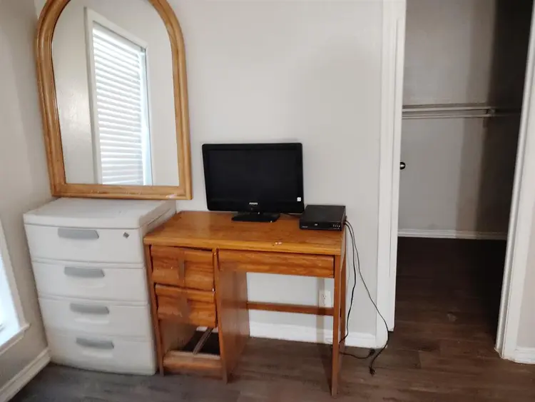 I have a room for rent and private