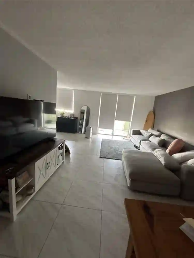 Very nice neighborhood, clean house