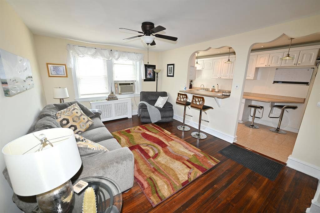 Extra Large Bedroom Available