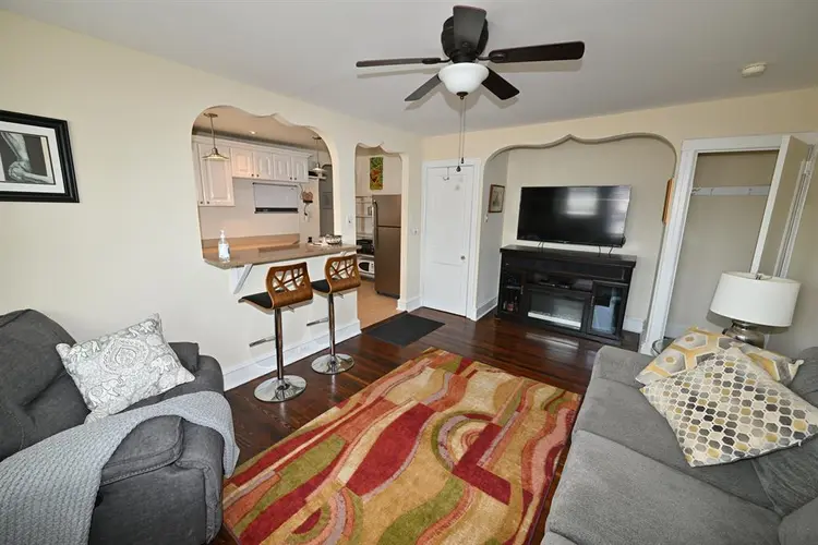 Extra Large Bedroom Available