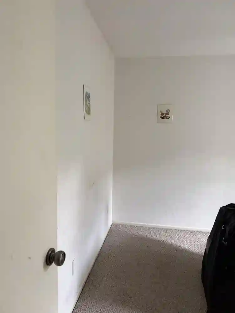 🏠 Room for Rent — Available Nov. 1