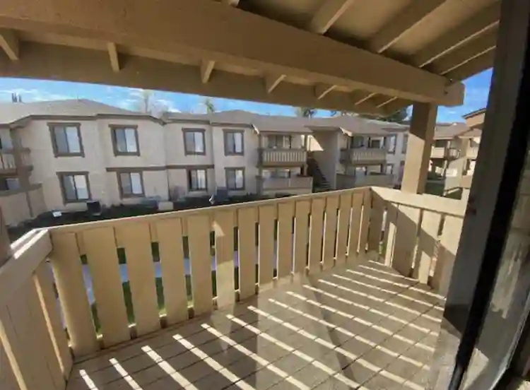 1 bed 1 bath **LEASE TAKEOVER**