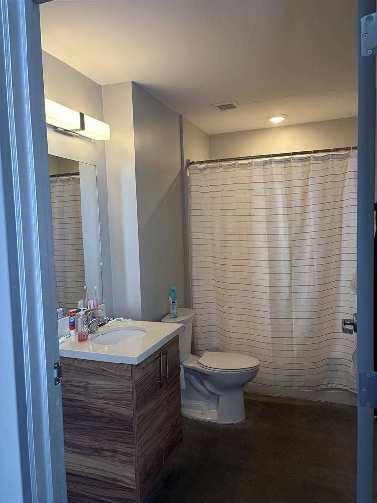 Lease takeover, shared room