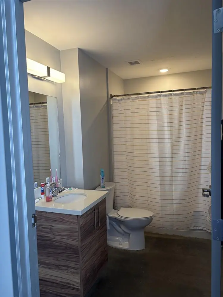 Lease takeover, shared room