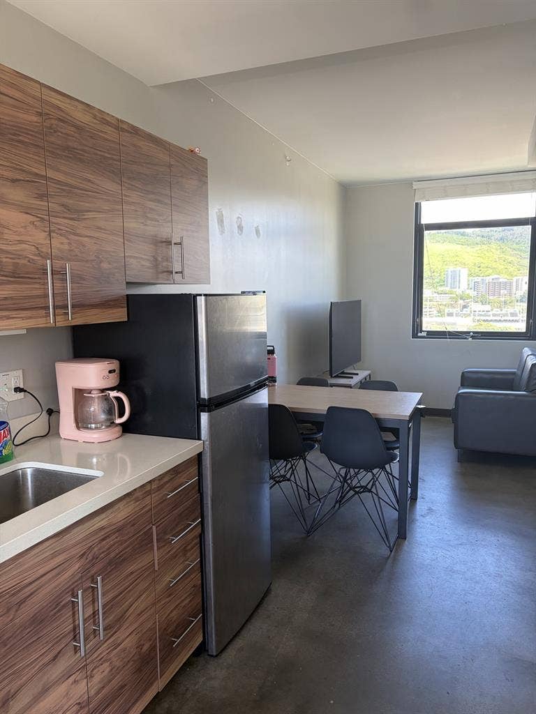 Lease takeover, shared room